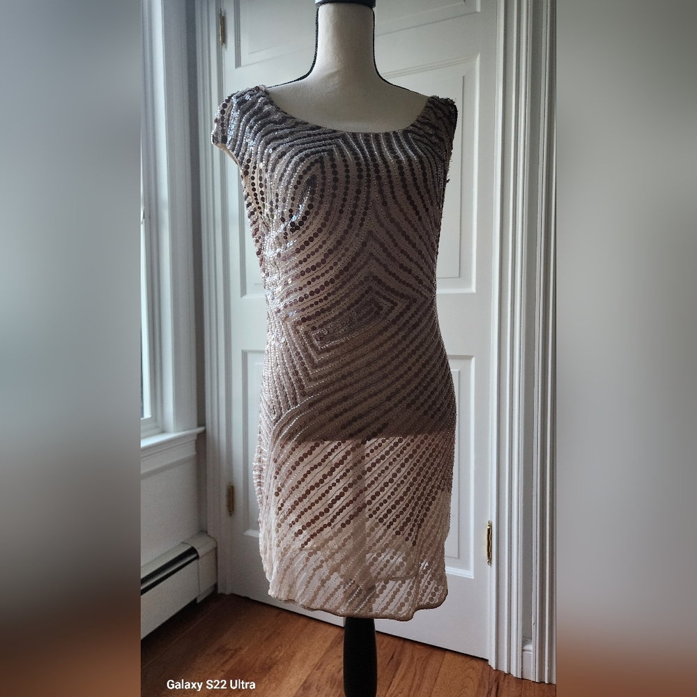 Dress - Picture 3 of 3